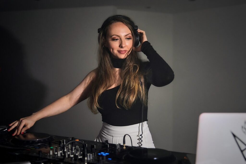 Female Toronto DJ Flavia Meneo Music Group